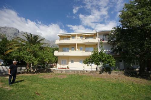 Studio Apartment In Tucepi With Air Conditioning, Wifi, Washing Machine 202-2