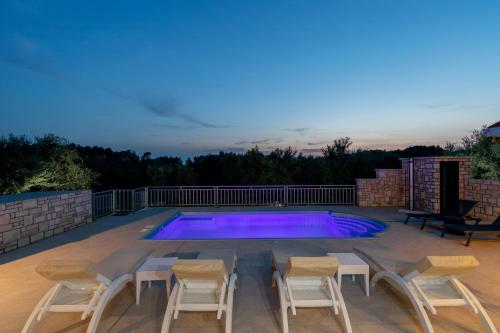 Villa Barbara - Olive Paradise, With Chlorine-free Pool