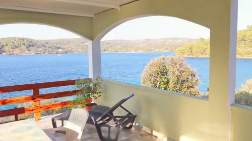 Seafront Apartment Marinka