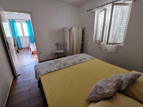 Tina's Holiday House