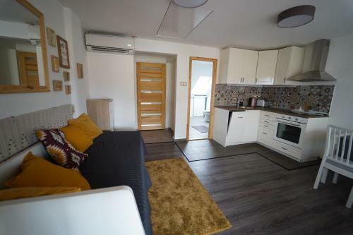 Hostal Tulip Home Guest House