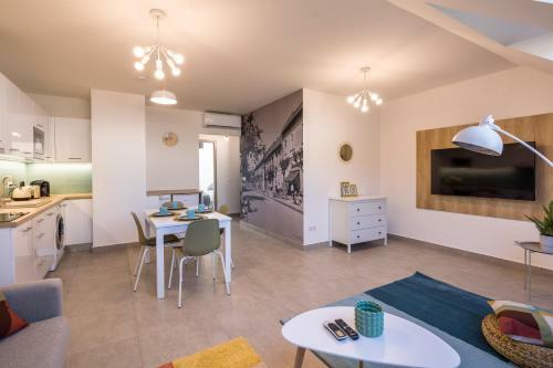 Staf�tah�z Apartmanok