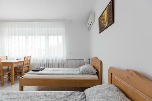 Hostal Airport Jazmin Guesthouse