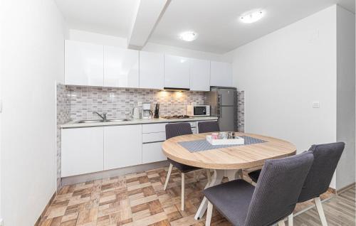 Stunning Apartment In Klek With 1 Bedrooms