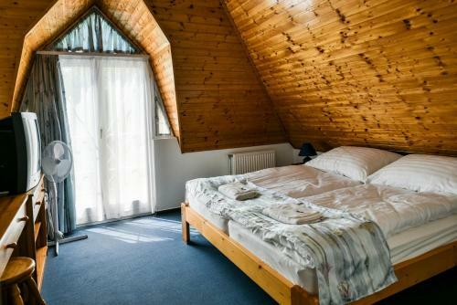 Gy?rfi Apartmanh�z Zam�rdi