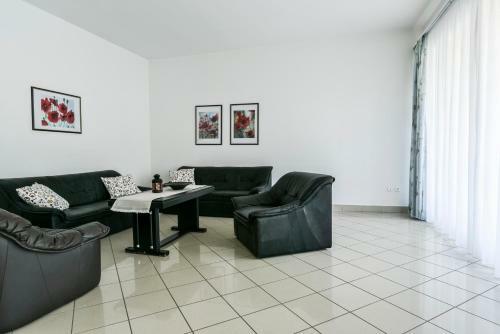 Gy?rfi Apartmanh�z Zam�rdi