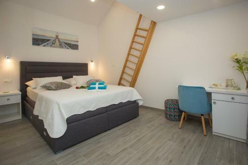 Hostal Central Old Town Rooms