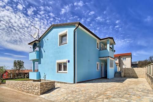 Lara Apartments