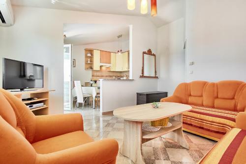 Lara Apartments