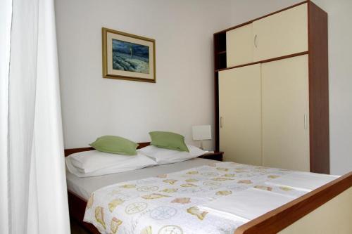 Apartments By The Sea Trogir - 11895