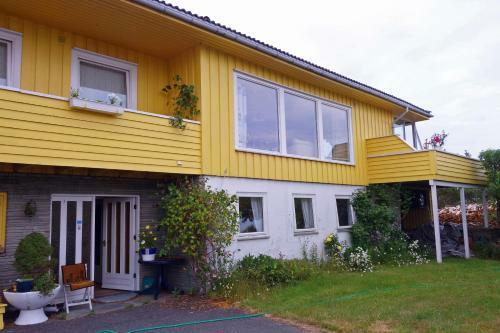 Ris�r Bed & Breakfast, Randvik Strand