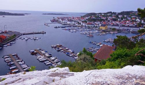 Ris�r Bed & Breakfast, Randvik Strand