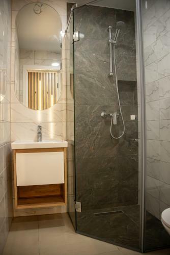 ??????????? 1605/1 ? ?? Grand Family Apartments