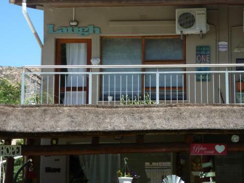 Hostal Unit 7 - Laugh