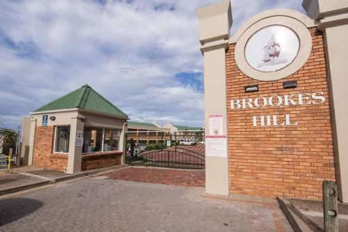 Lovely Seaside Apartment At 40 Brookes Hill