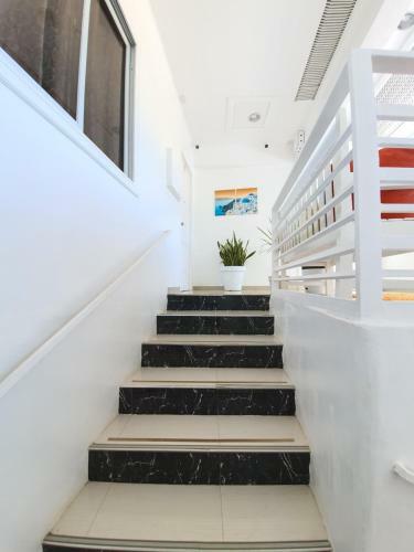 Aparthotel House Of Big Brother Palawan