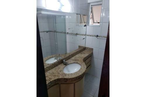 Apartamento Perto Da Praia Da Enseada Com Estacionamento Inclu�do