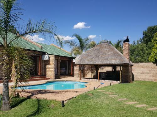 Hostal Twins Guest House