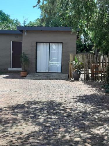 Roos Getaway Apartments