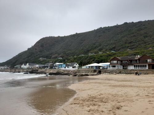 Apartamento Beachfront Property, Victoria Bay, Garden Route