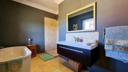 Sandmartins Private Secure Villa