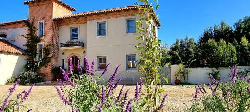 Sandmartins Private Secure Villa