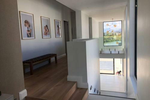 Villa Beautiful Modern Lake House With Spectacular Views