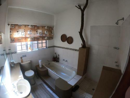 Kiburi Lodge @ Kruger, A Secluded Bushveld Getaway