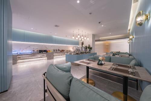 Zhenting Hotel