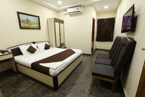 Hotel Jothi's Residency