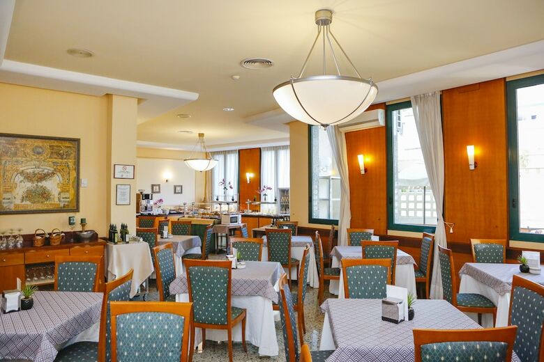 Hotel Mainake