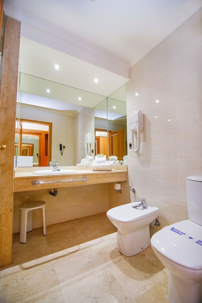 Hotel Mainake