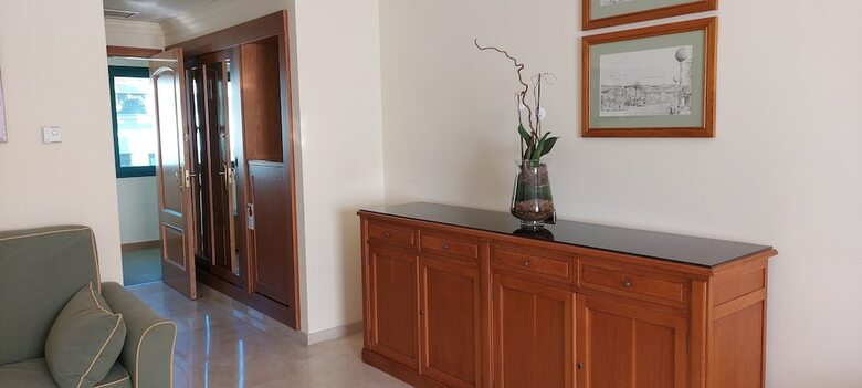 Hotel Mainake
