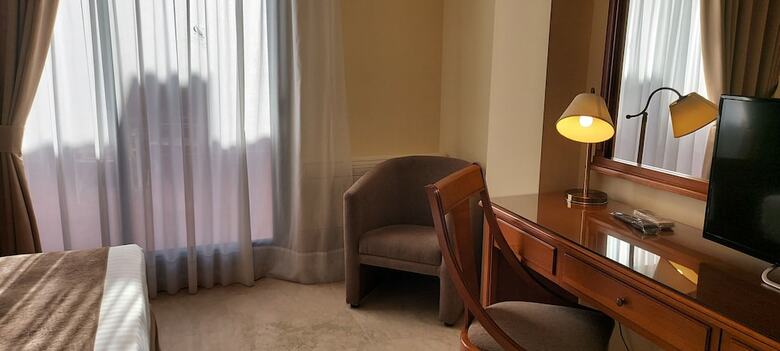 Hotel Mainake