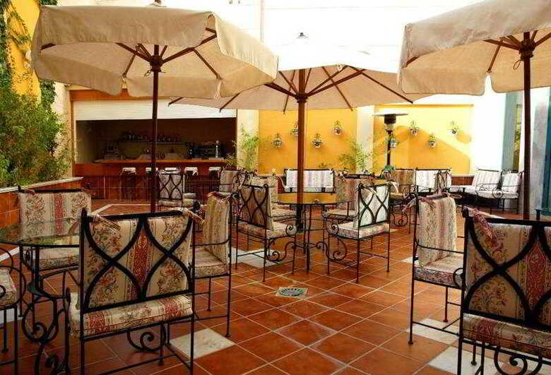 Hotel Mainake