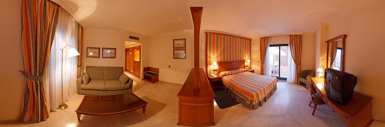 Hotel Mainake