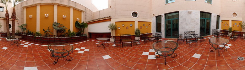 Hotel Mainake