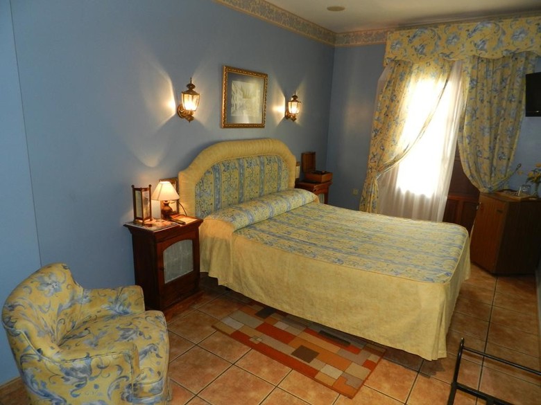 Hotel Don Javier (.)