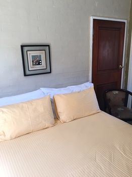 Hostal One One Guest House