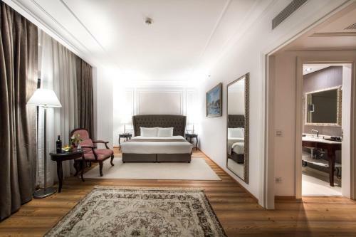 Xheko Imperial Hotel