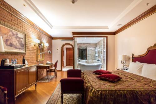 Xheko Imperial Hotel