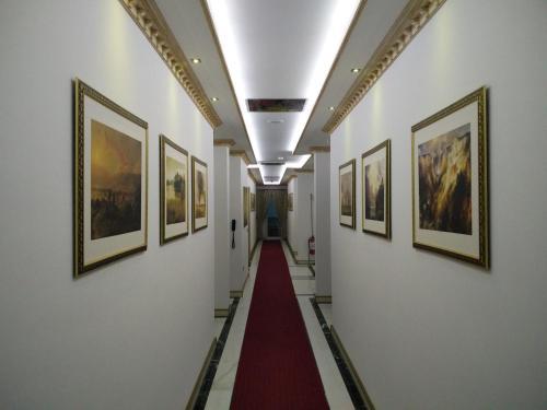 Mustang Hotel