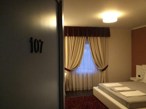 Mustang Hotel