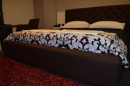 Mustang Hotel