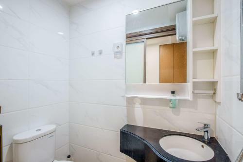 Rika Apartment At Skyhouse Bsd