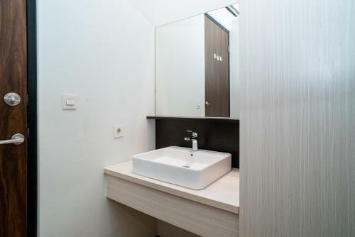 Hostal Three J Residence