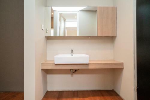 Hostal Three J Residence