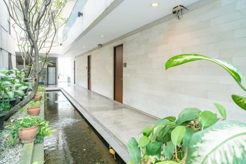 Hostal Three J Residence