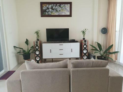 Villa Batu Pandermanhill 4br+karoke