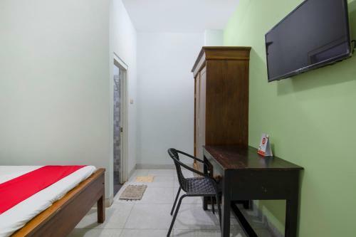 Hotel Oyo 3815 Kutisari Selatan 21 Syariah